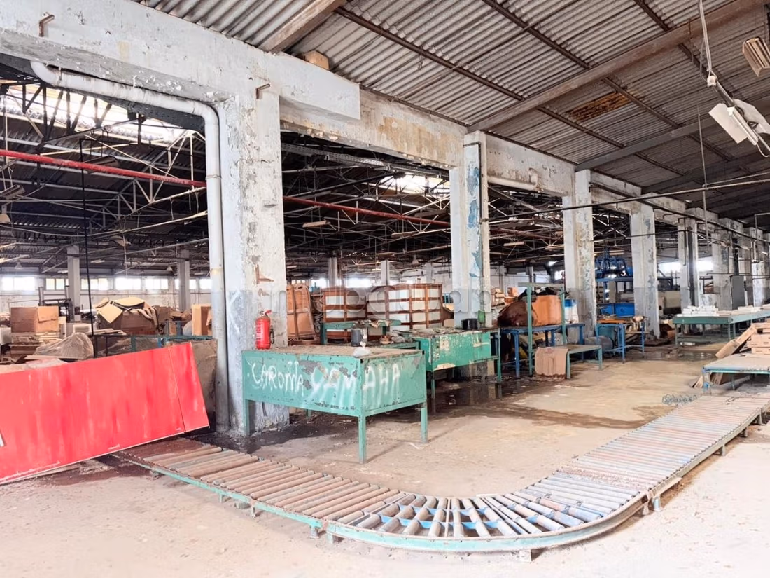 Warehouse for rent