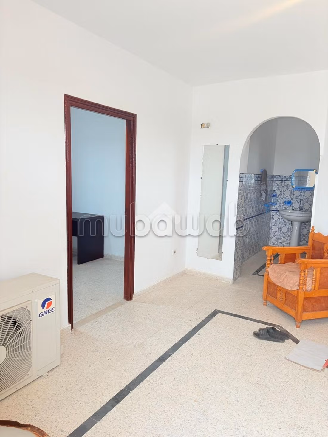 Hall 4 at location