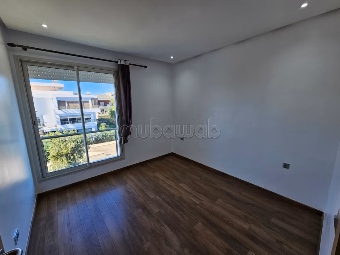 Empty apartment in Prestigia Golf City