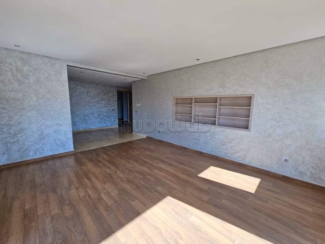 Empty apartment in Prestigia Golf City