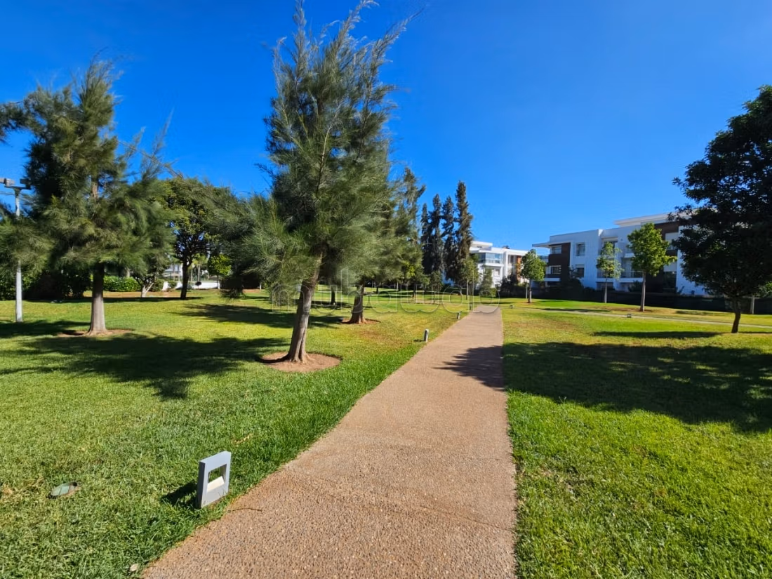 Empty apartment in Prestigia Golf City