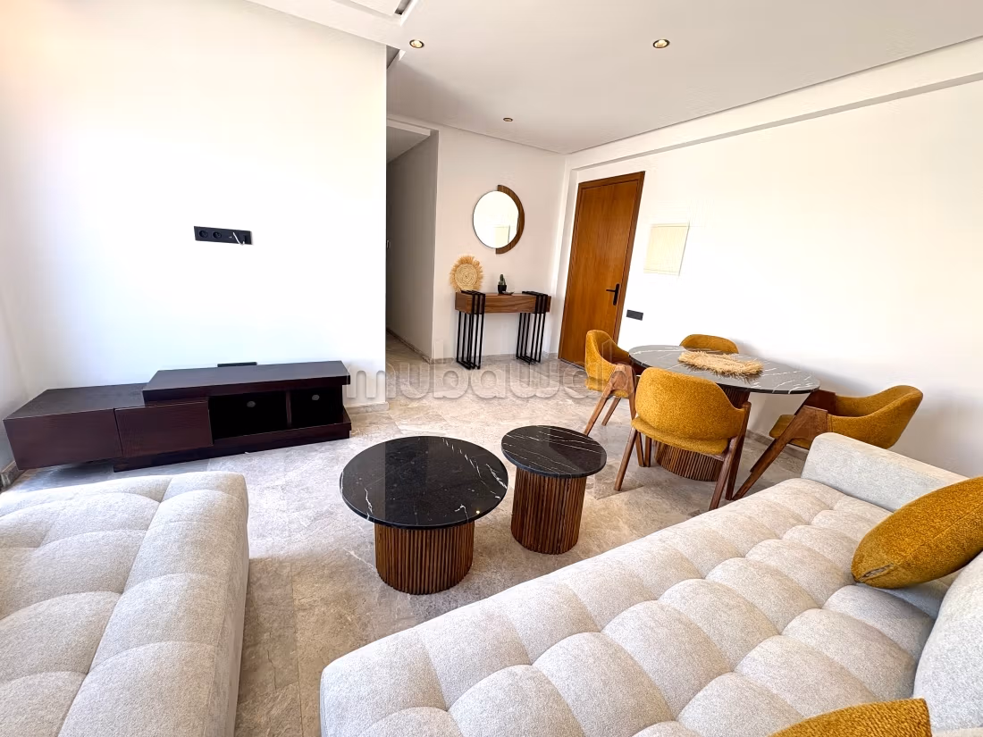 Appartement avec grande terrasse proche des commodités et du tramway — 4