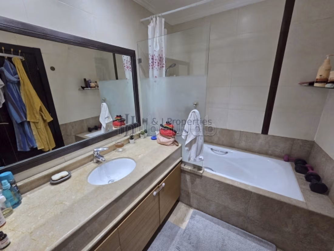 T5 vide de 200m² – 4 ch. Ch. Perso terrasse