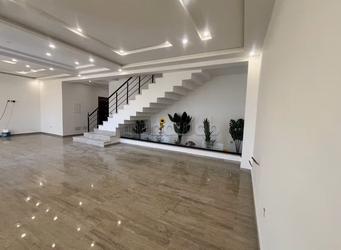 A vendre à HAMMAMET sidi Hammed une villa s4