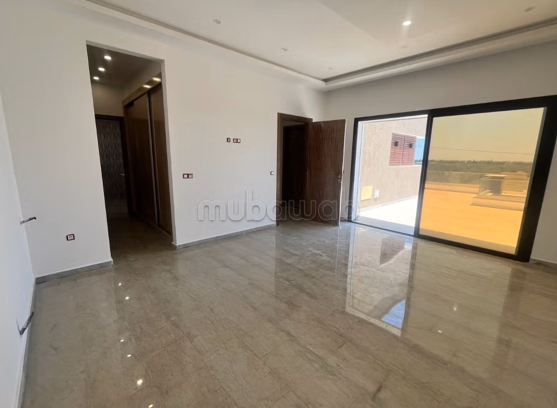 A vendre à HAMMAMET sidi Hammed une villa s4