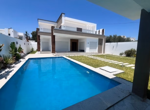 A vendre à HAMMAMET sidi Hammed une villa s4