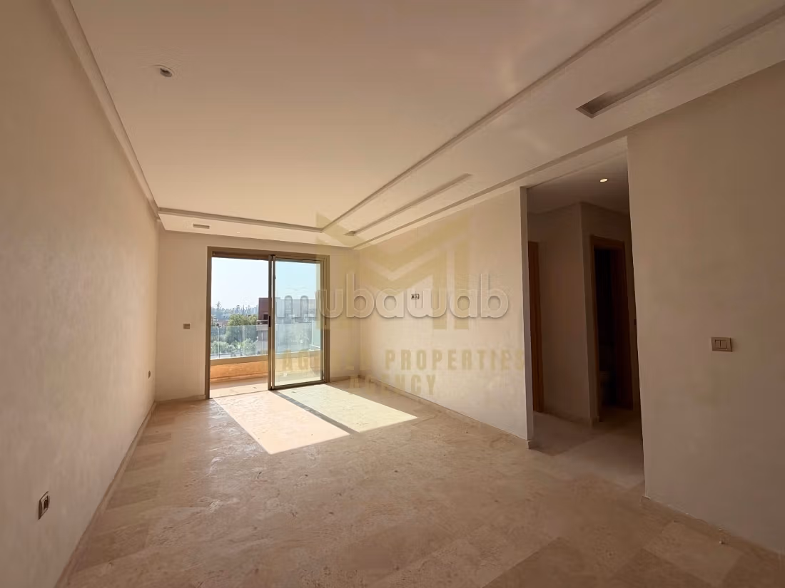 À VENDRE – Appartement avec Vue sur la Piscine dans Prestigi...