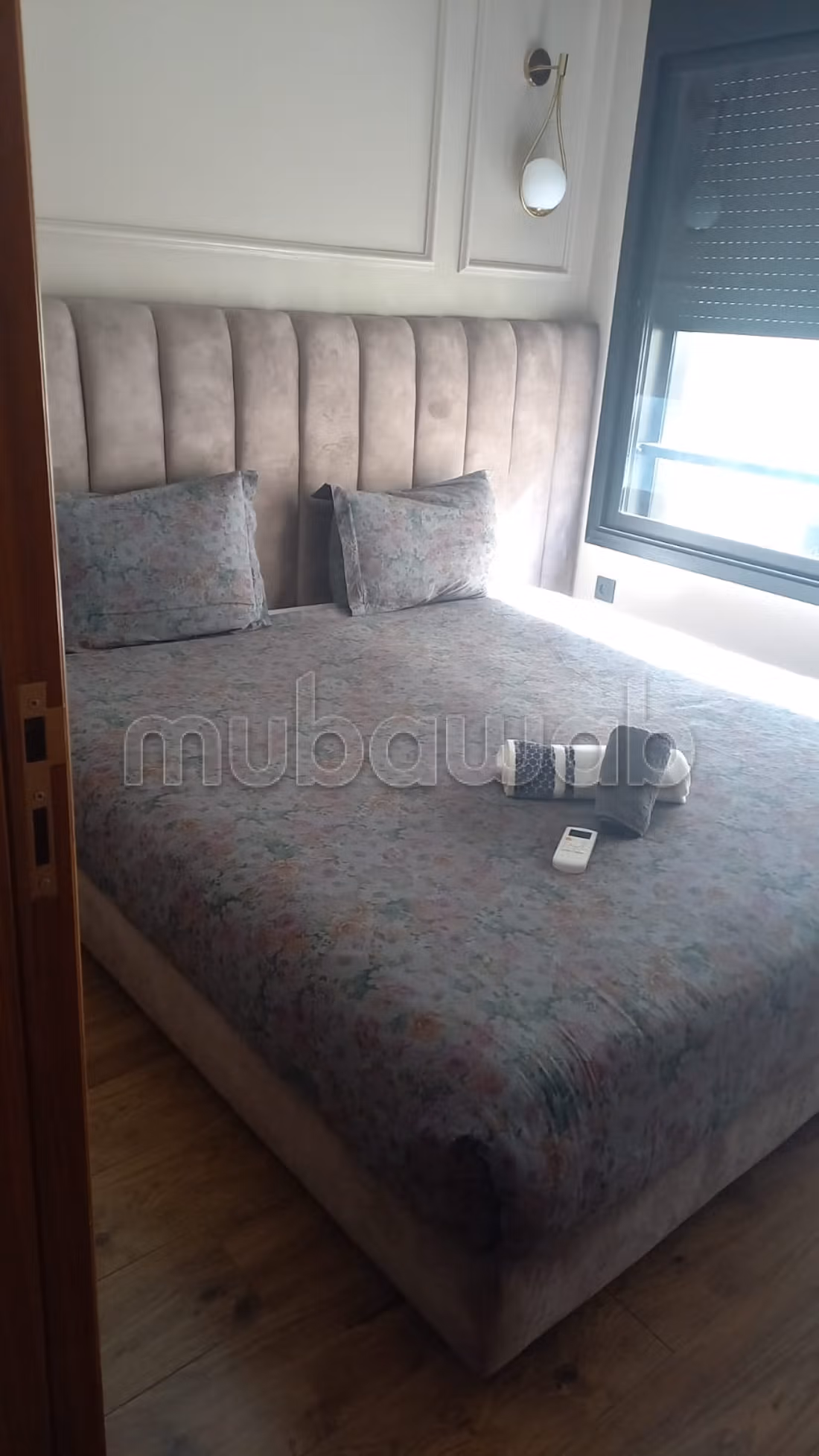 Appartement à louer à Maârif. 
2 grandes pièces. 
Meublé — 2