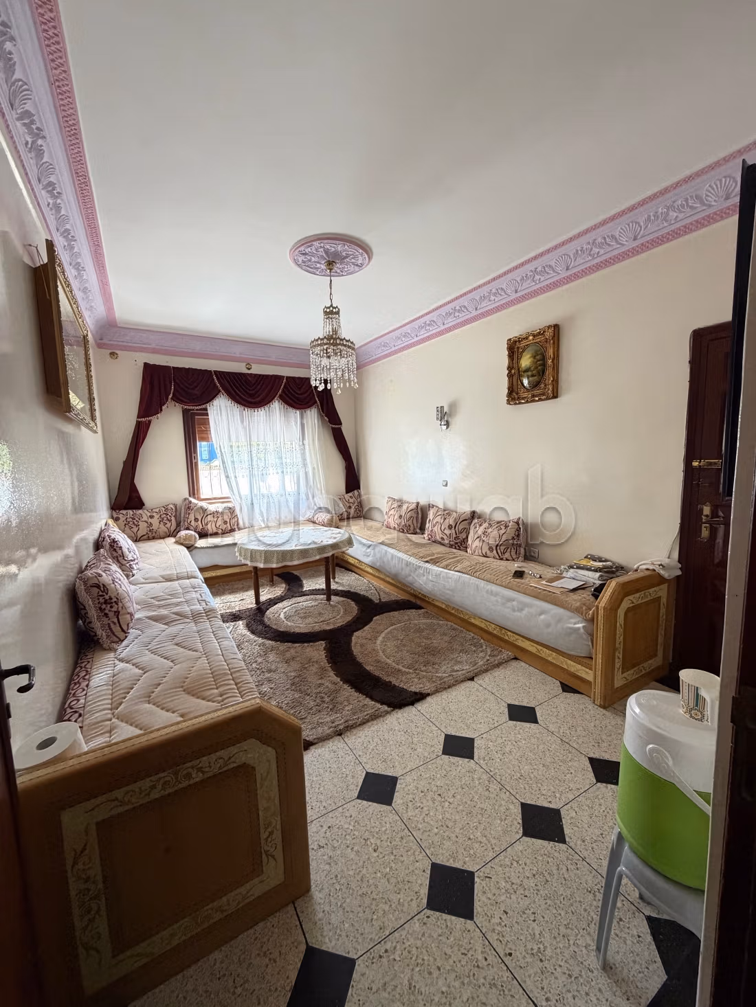Villa's en luxe woningen kopen in Ain El Hayani. 
20 Ruimtes. Prachtig uitzicht op de bergen