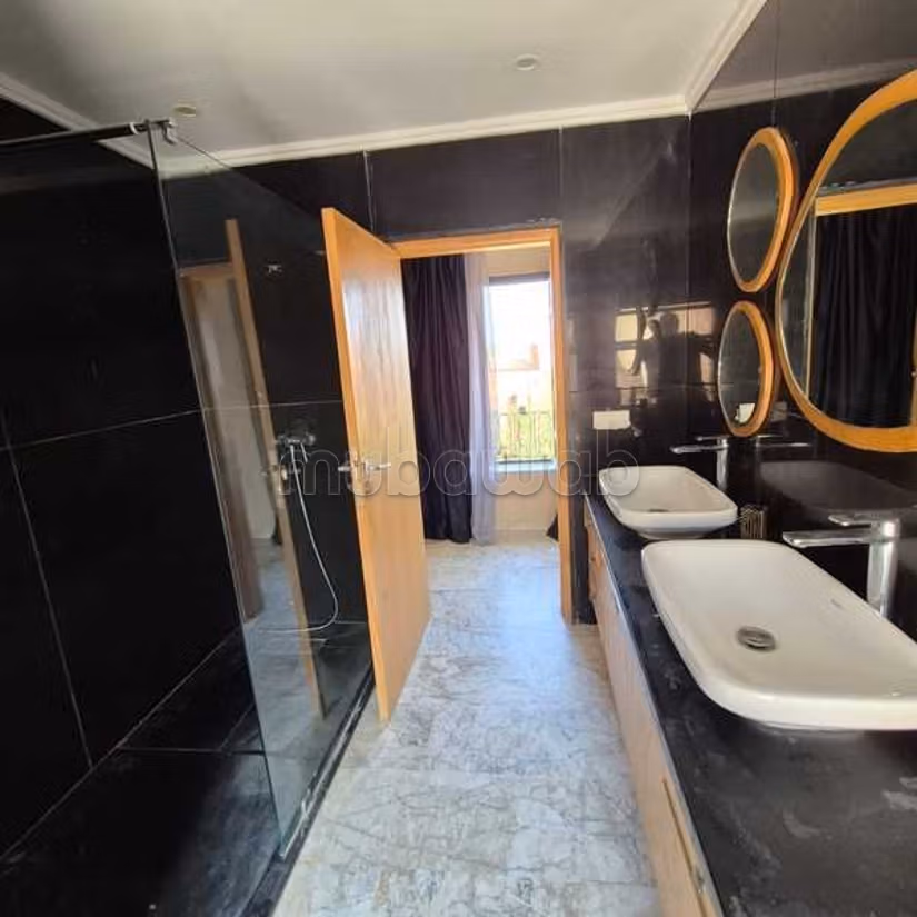 Villa in affitto di 303.0 m² a Marrakech, Bab Ighli