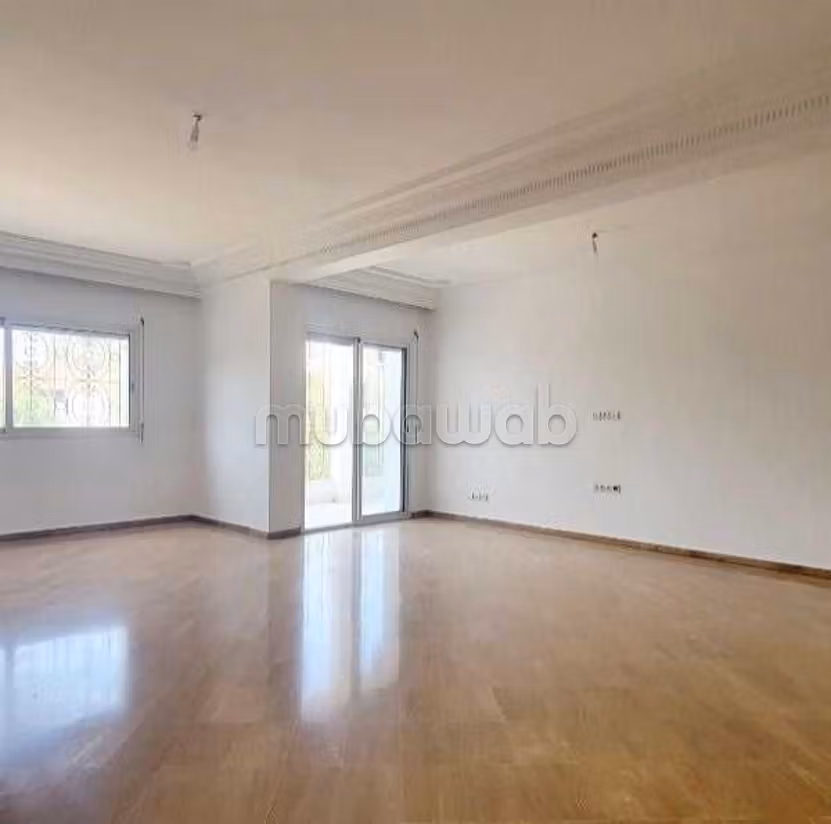 Appartement à Louer de 270.0 m² à Casablanca,
Hopitaux
