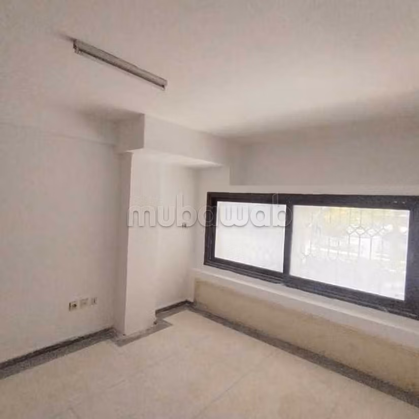 Local comercial en alquiler de 106.0 m² en Salé, Hay Safae