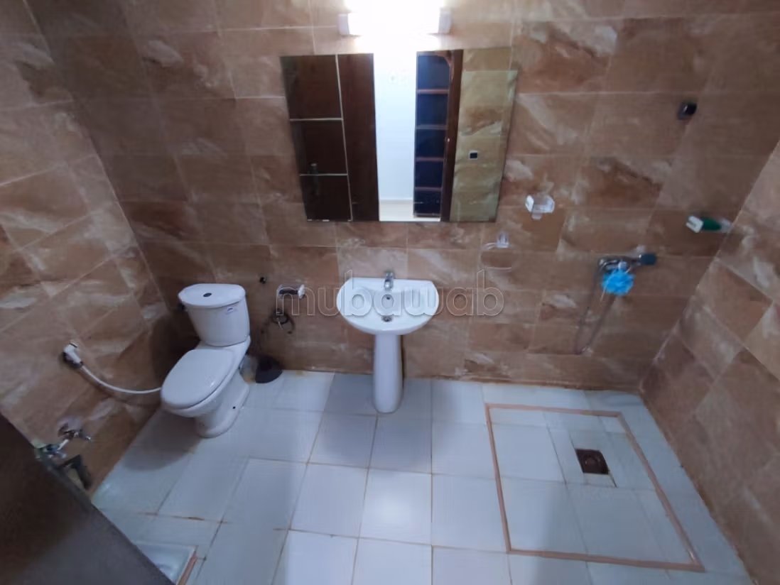 Een groot appartement te koop met tuin