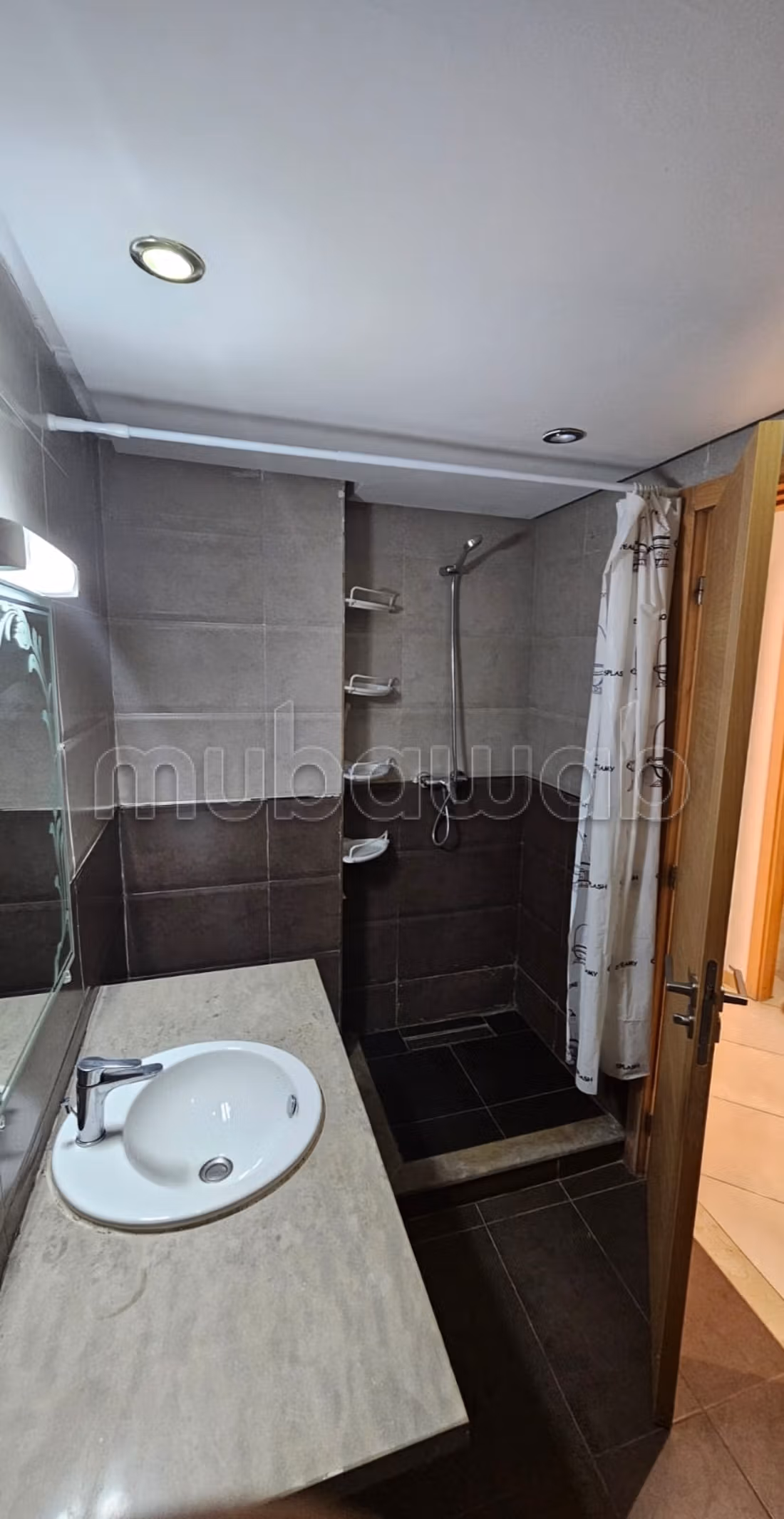 Bel appartement vide à louer à sala el jadida