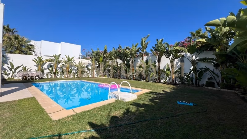 À louer Villa S4 meublée avec piscine à Mrezga