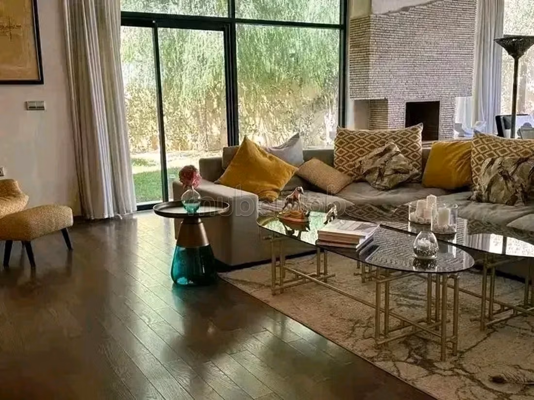 Appartement à vendre à Iligh. 6 chambres. Zones vertes et ascenseur — 2