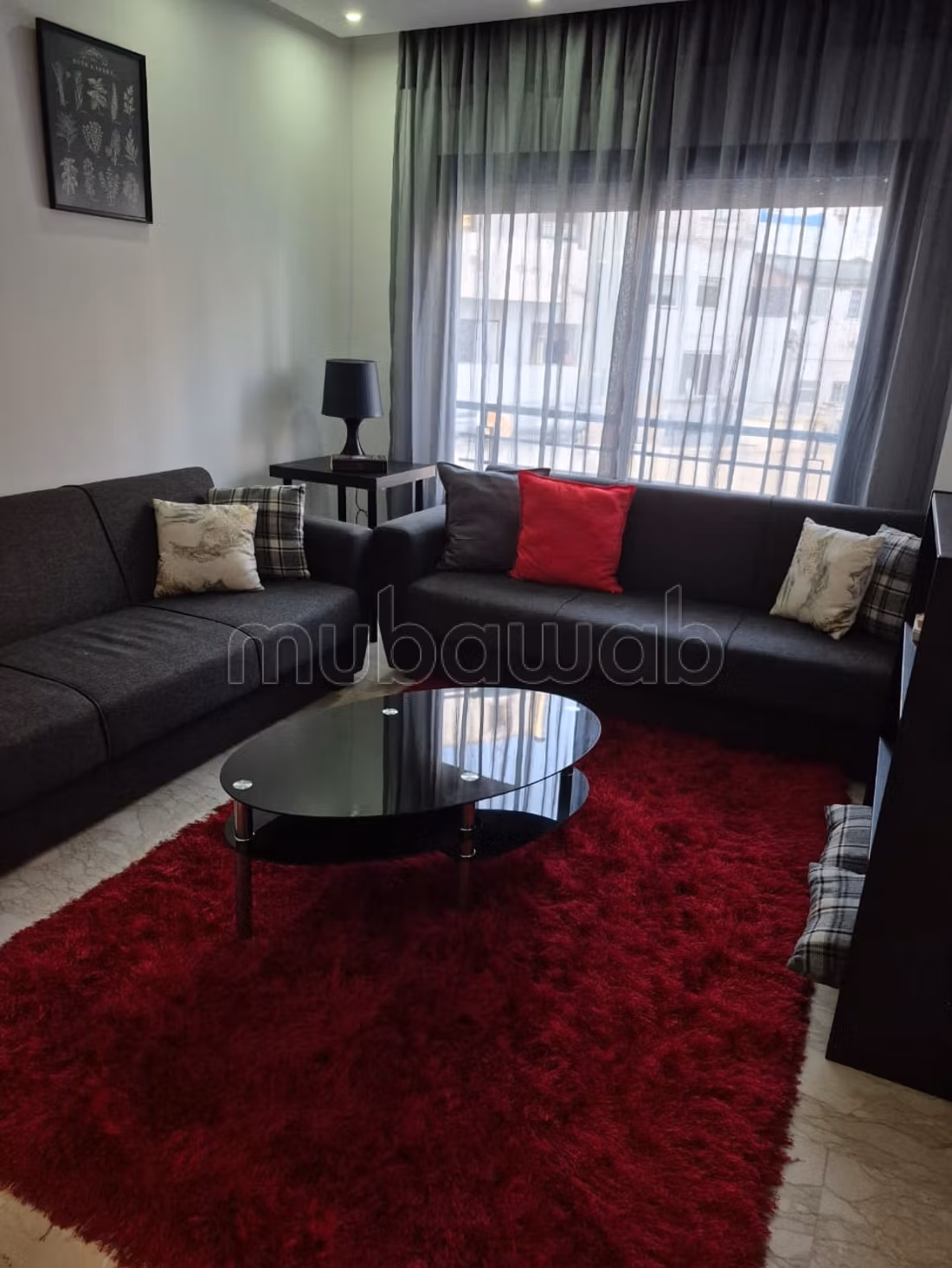 Spacious and bright studio with closed kitchen