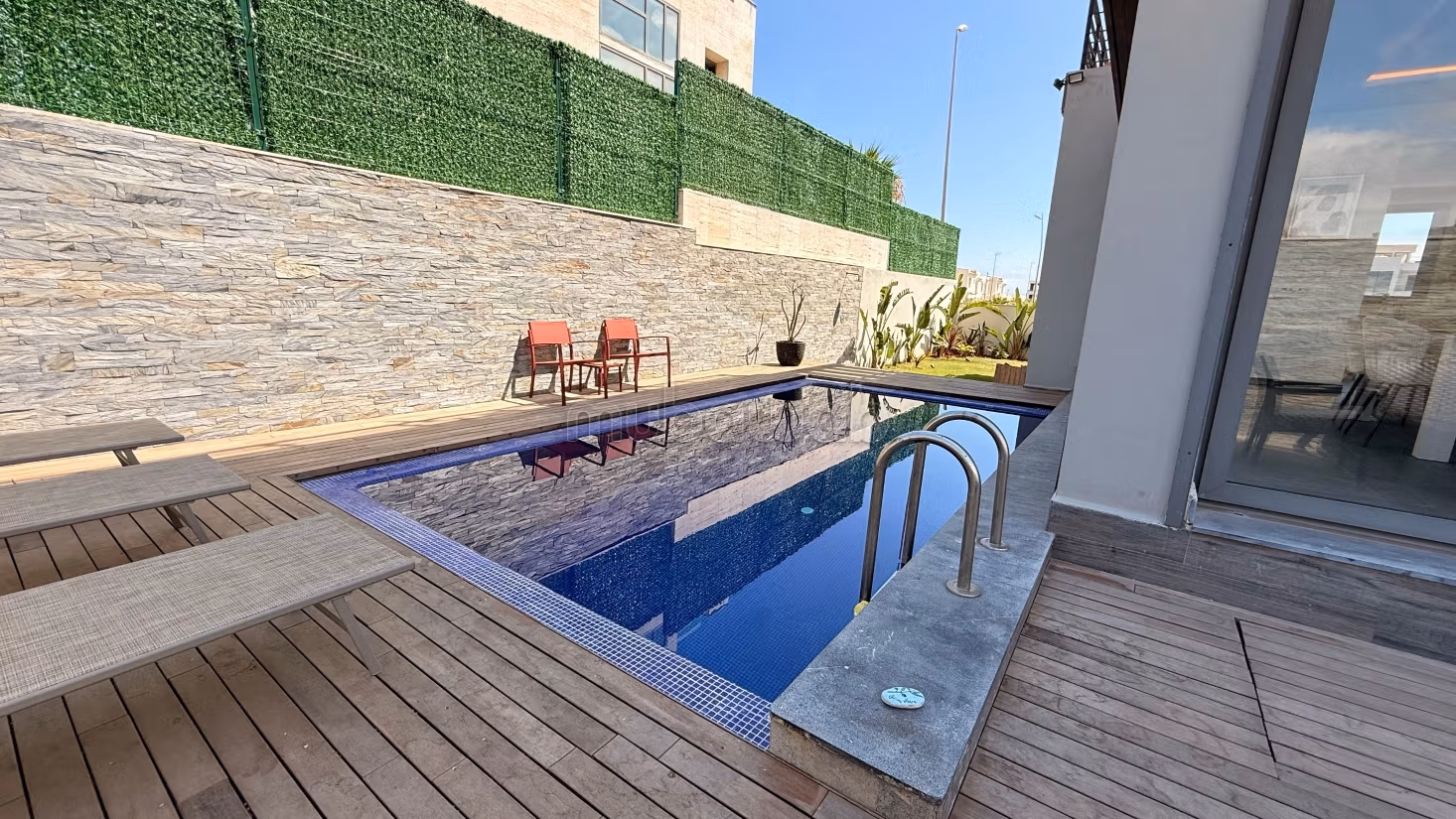 Villa di Prestigio in Vendita a Dar Bouazza – Vista Mare e 2 Piscine