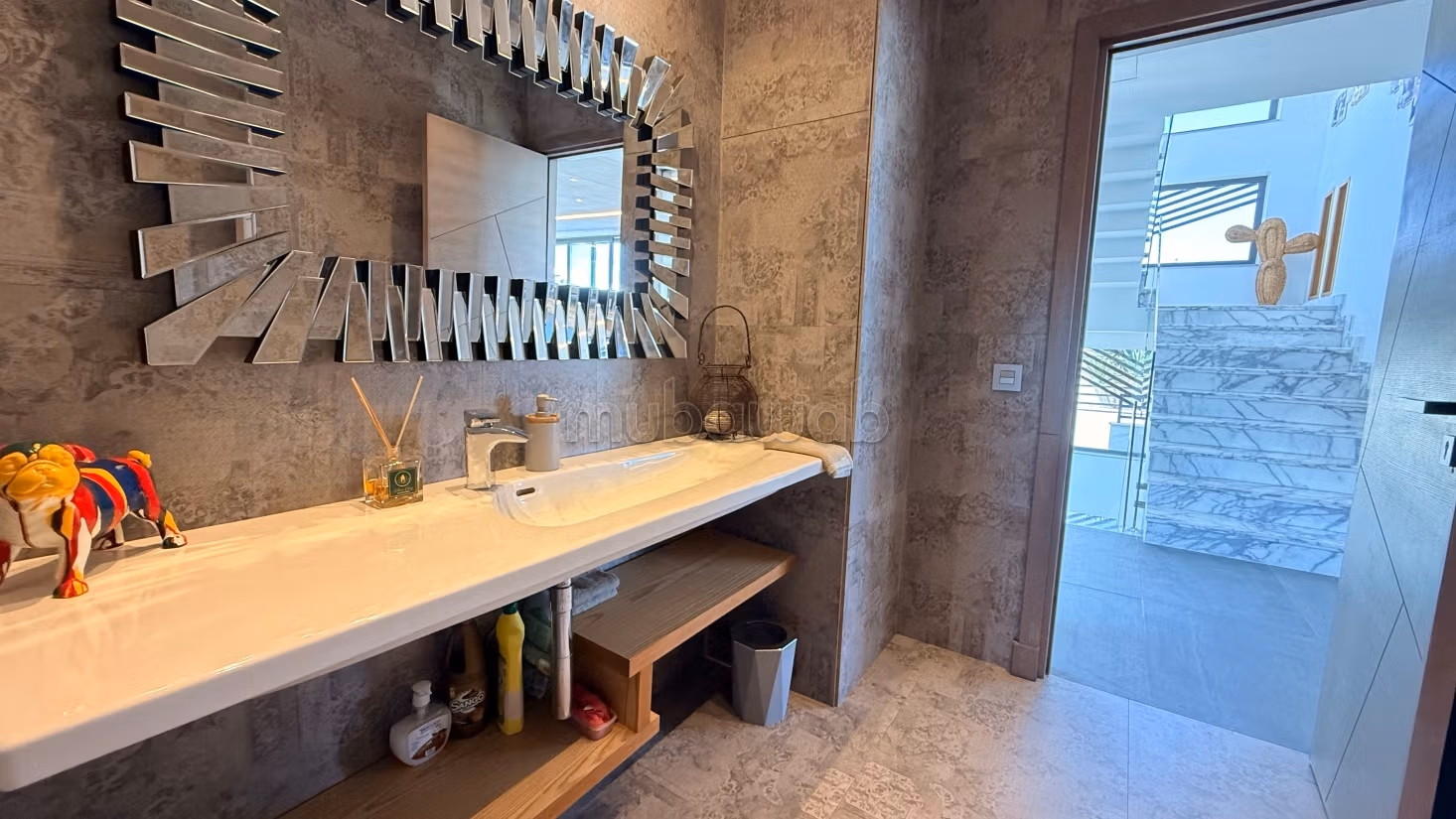 Villa di Prestigio in Vendita a Dar Bouazza – Vista Mare e 2 Piscine