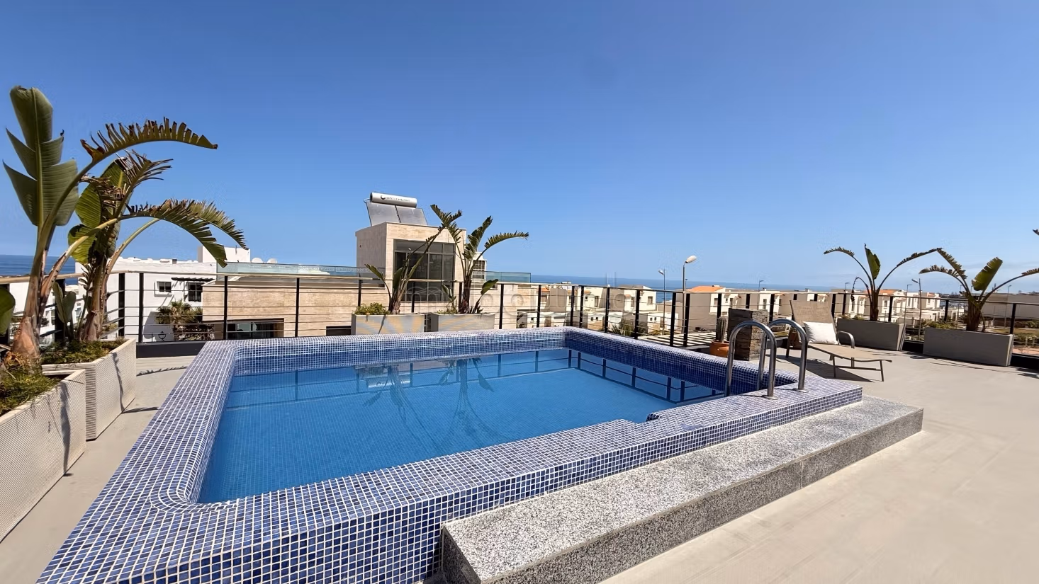 Villa di Prestigio in Vendita a Dar Bouazza – Vista Mare e 2 Piscine