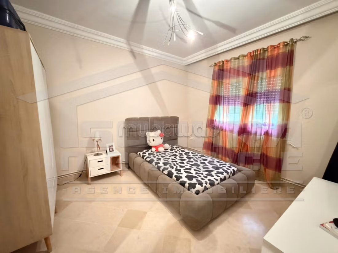 A vendre une superbe villa S5 à Borj Louzir