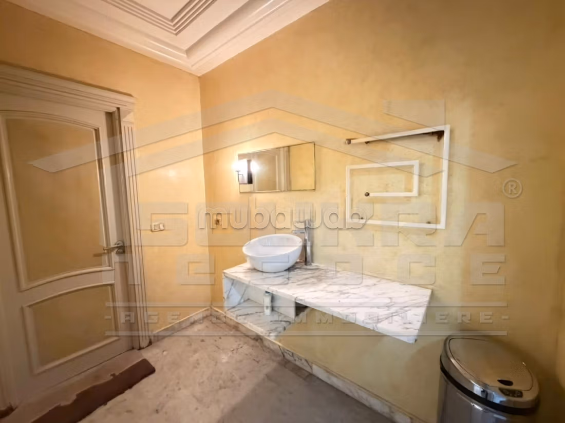 A vendre une superbe villa S5 à Borj Louzir