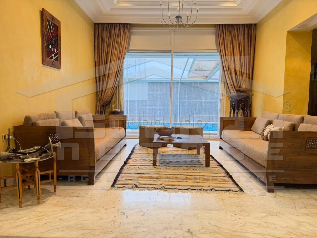 A vendre une superbe villa S5 à Borj Louzir