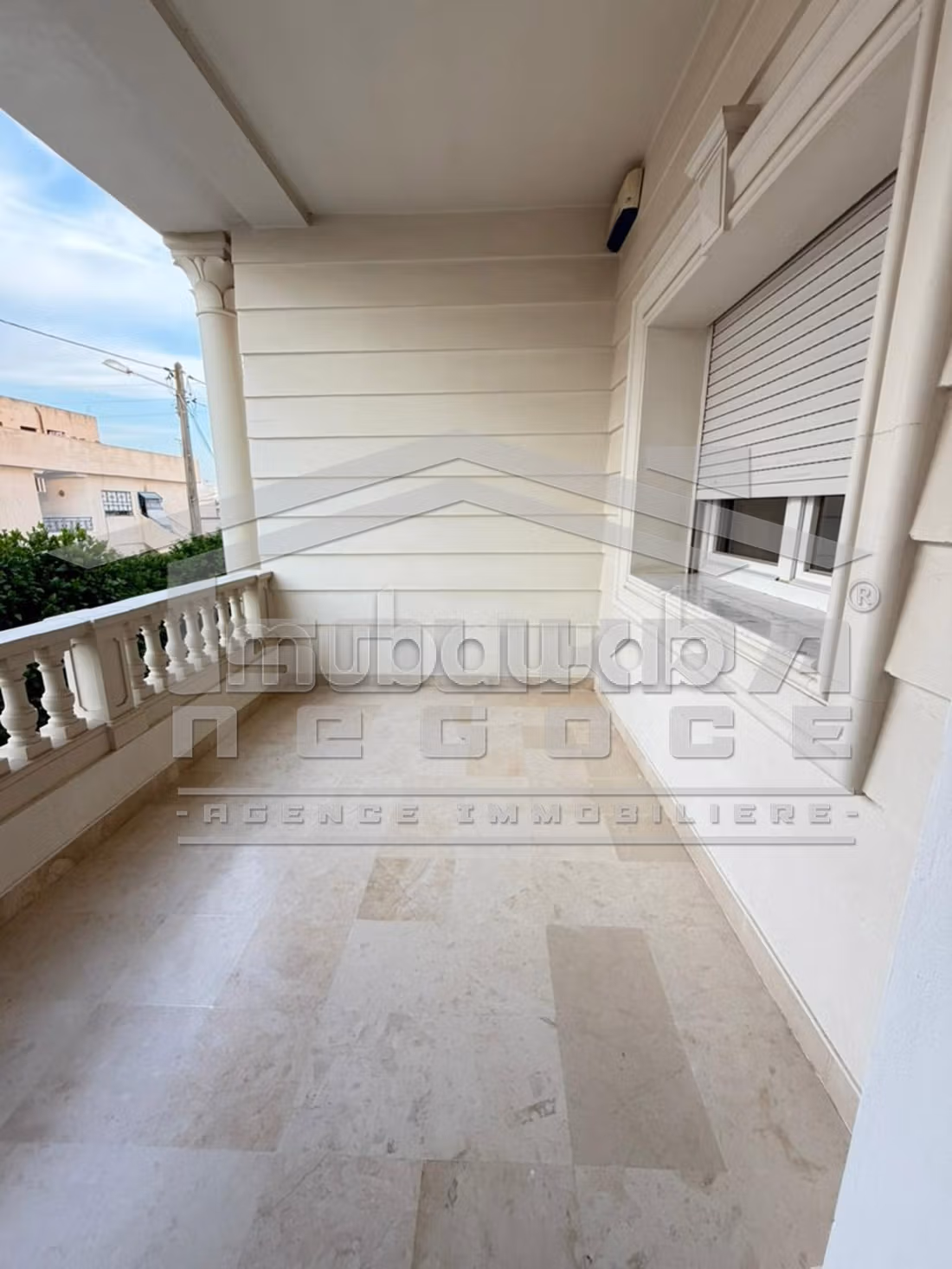 A vendre une superbe villa S5 à Borj Louzir