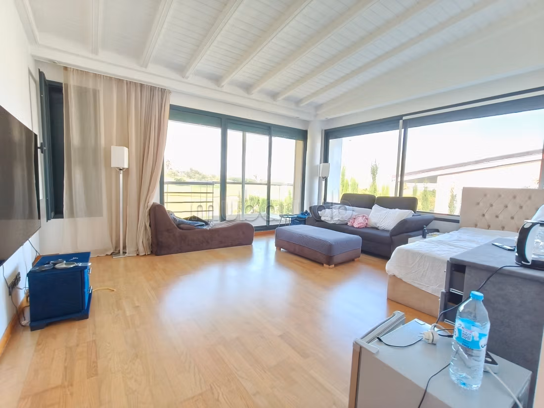 Villa with a view of the golf course in the green city for rent