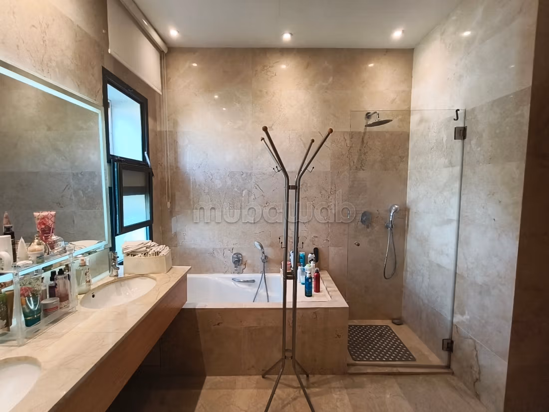 Villa with a view of the golf course in the green city for rent