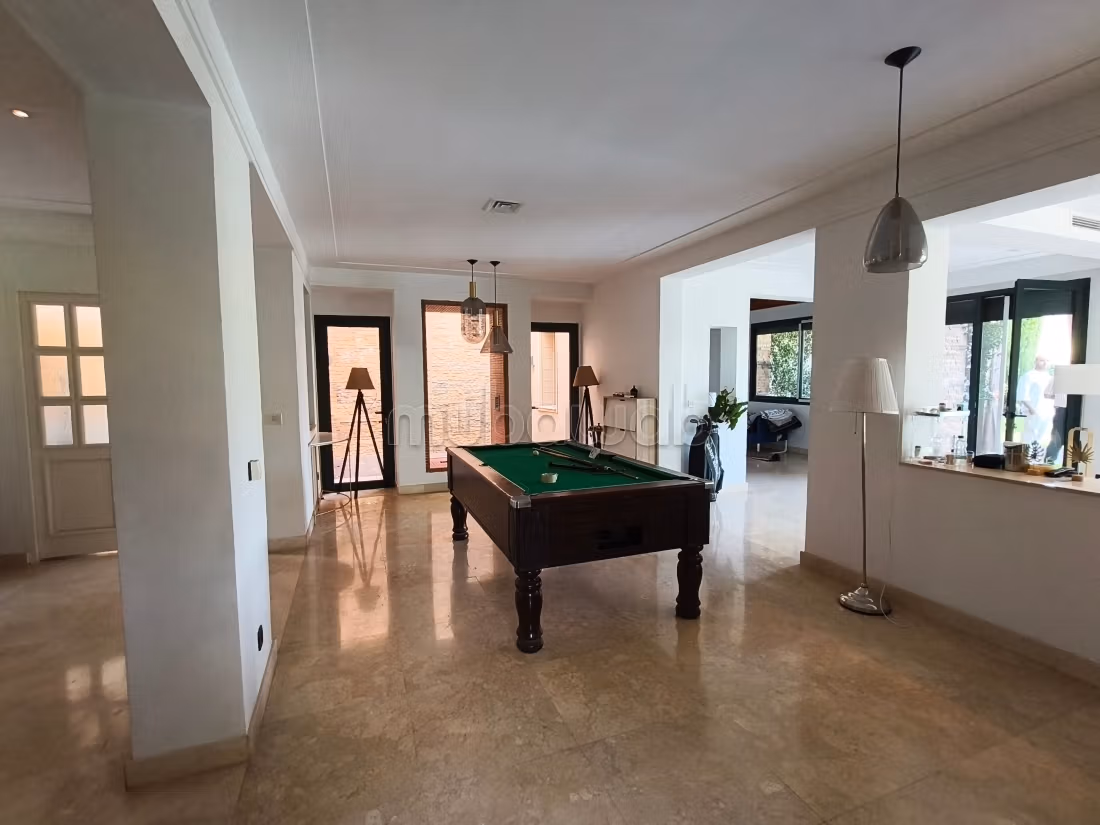 Villa with a view of the golf course in the green city for rent
