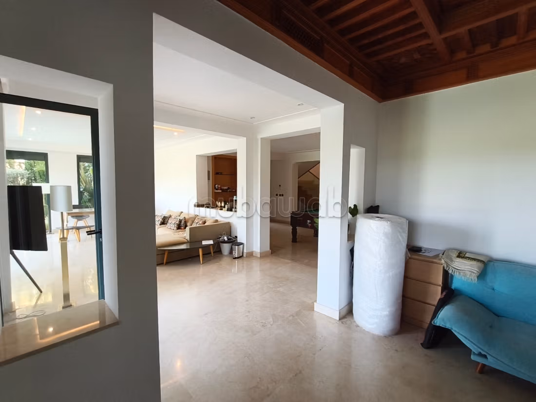 Villa with a view of the golf course in the green city for rent
