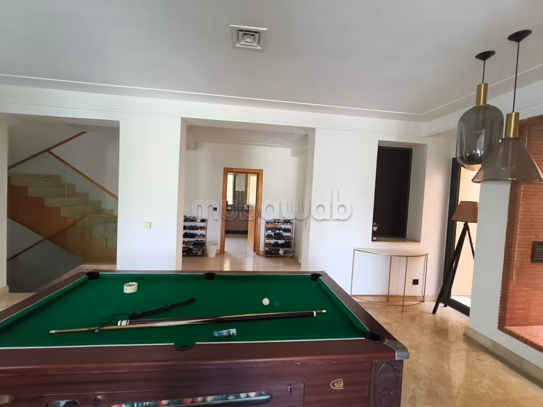 Villa with a view of the golf course in the green city for rent