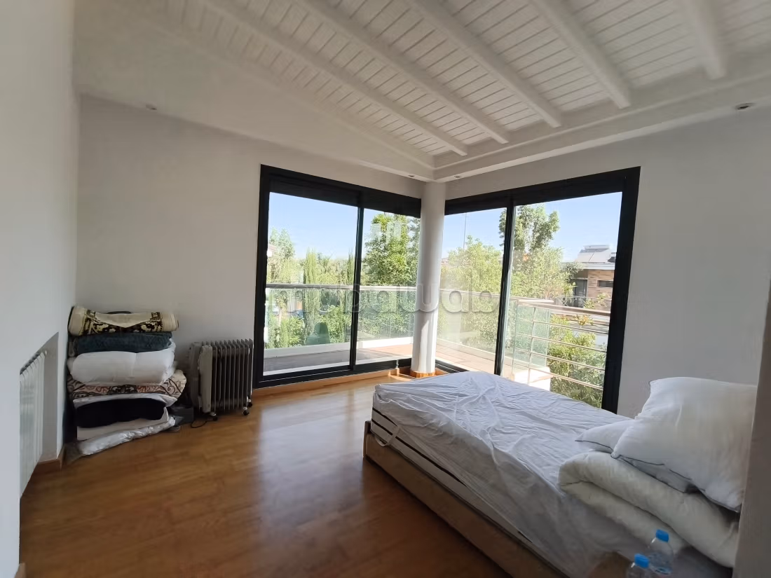 Villa with a view of the golf course in the green city for rent