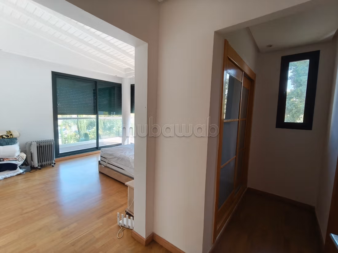 Villa with a view of the golf course in the green city for rent