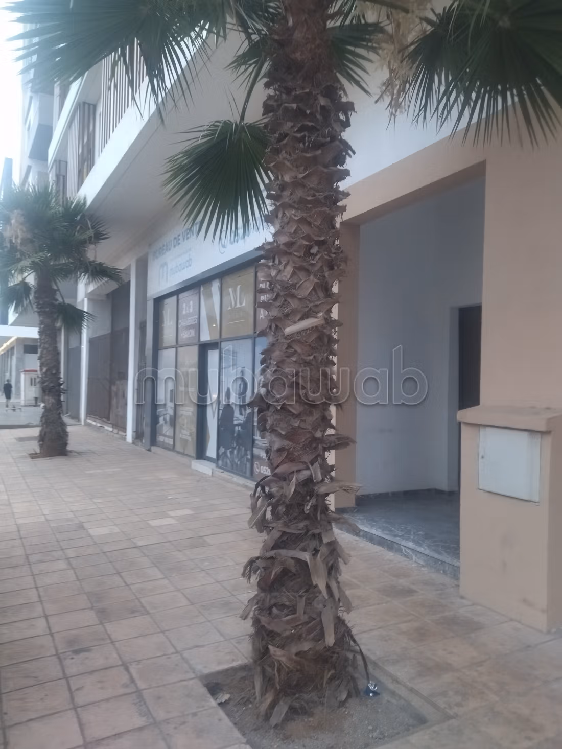 Uffici in affitto a Hay Hassani. Superficie totale di 67 m². Garage e terrazza