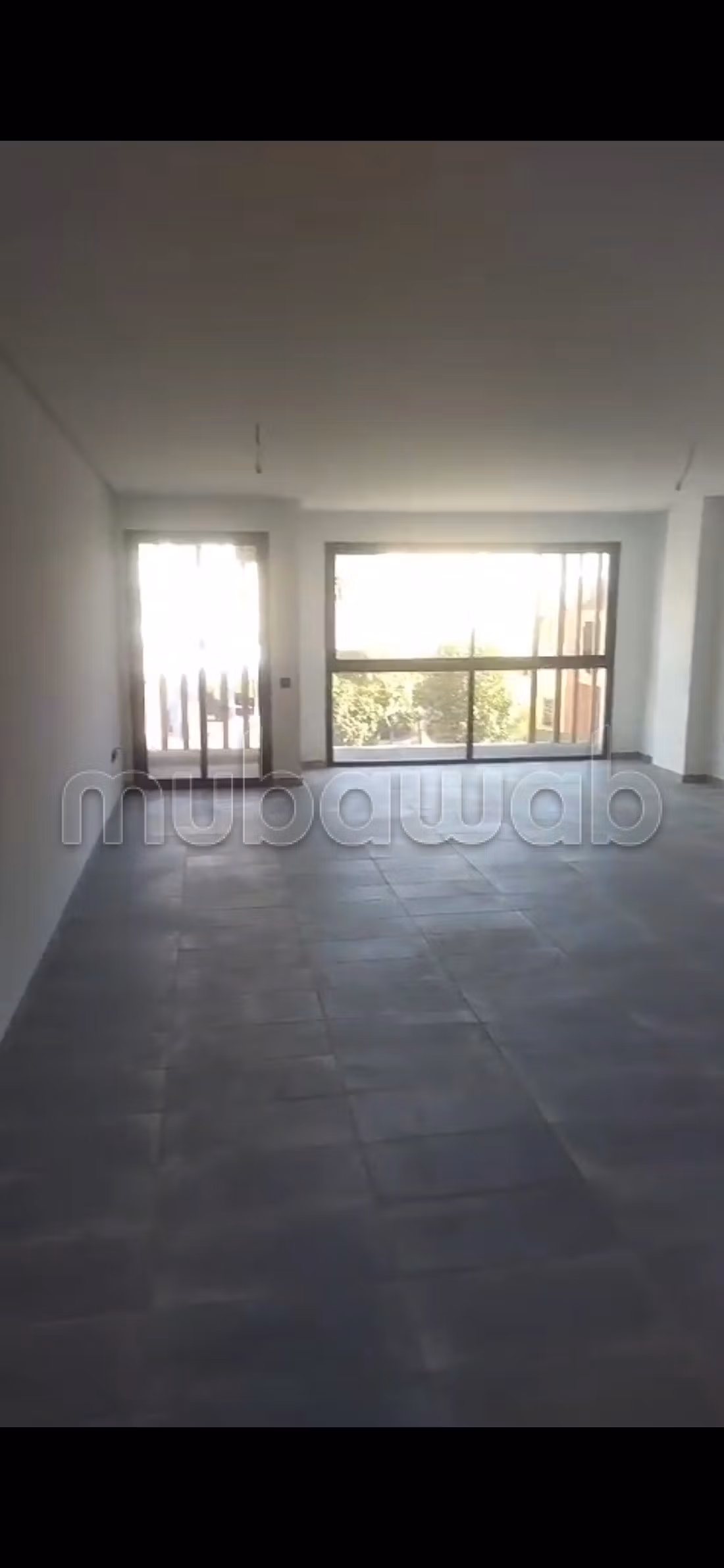 Uffici in affitto a Hay Hassani. Superficie totale di 67 m². Garage e terrazza