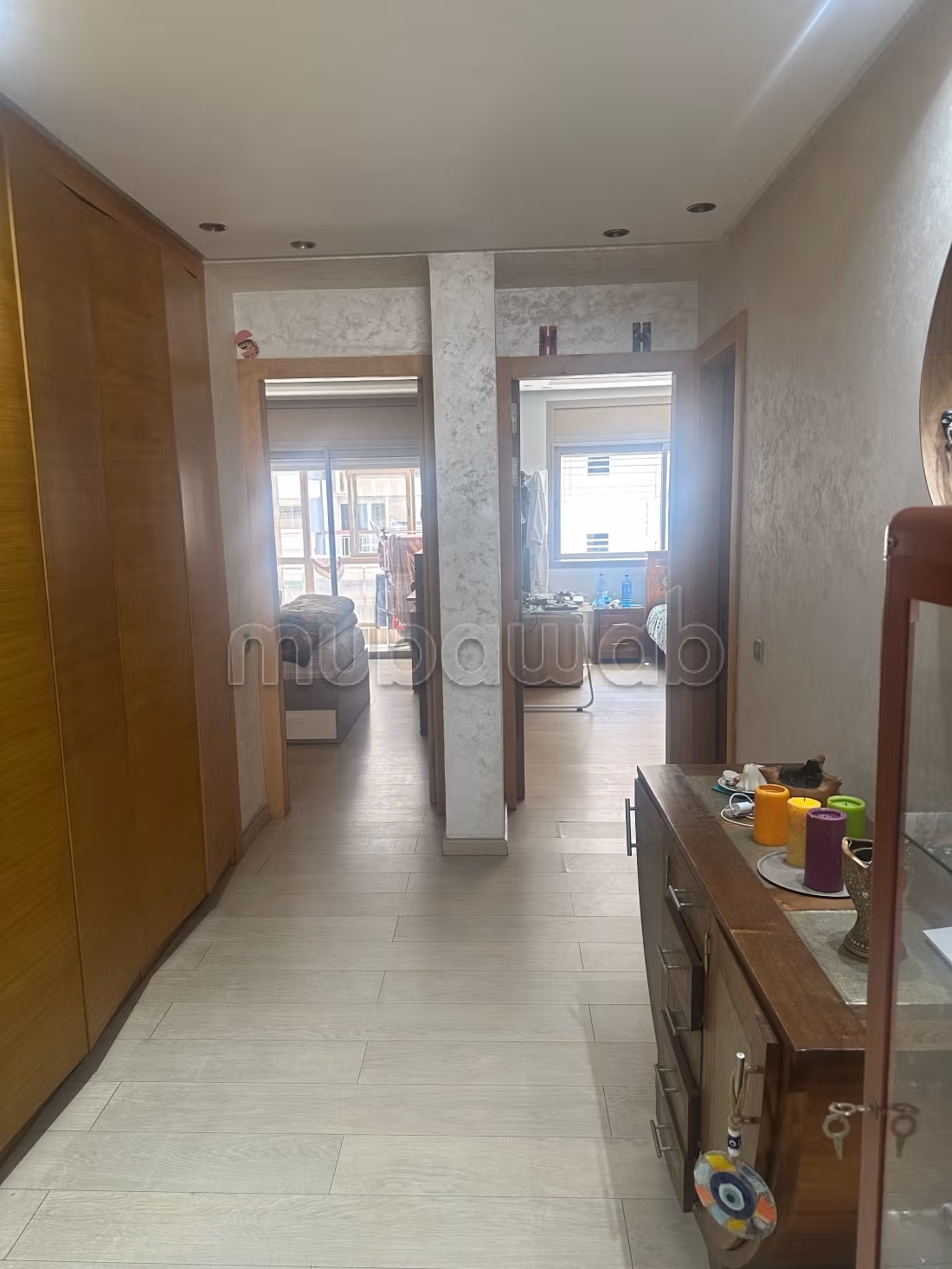 Vente d'un bel appartement à Agdal. Surface de 146 m². Porte blindée, salon marocain traditionnel