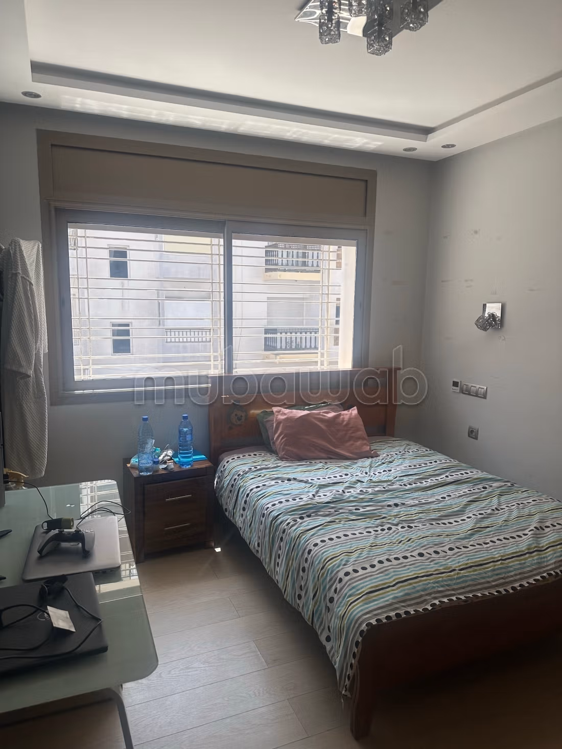 Vente d'un bel appartement à Agdal. Surface de 146 m². Porte blindée, salon marocain traditionnel