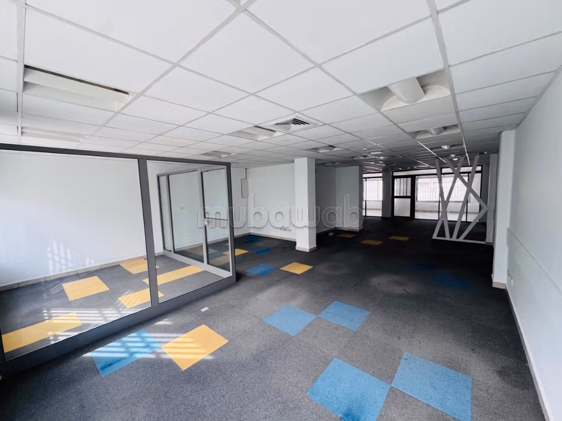 IN AFFITTO Edificio per uffici in Z. I le Kram