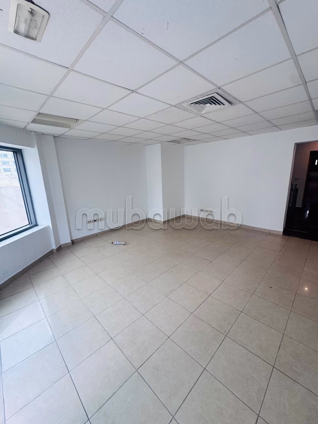 IN AFFITTO Edificio per uffici in Z. I le Kram