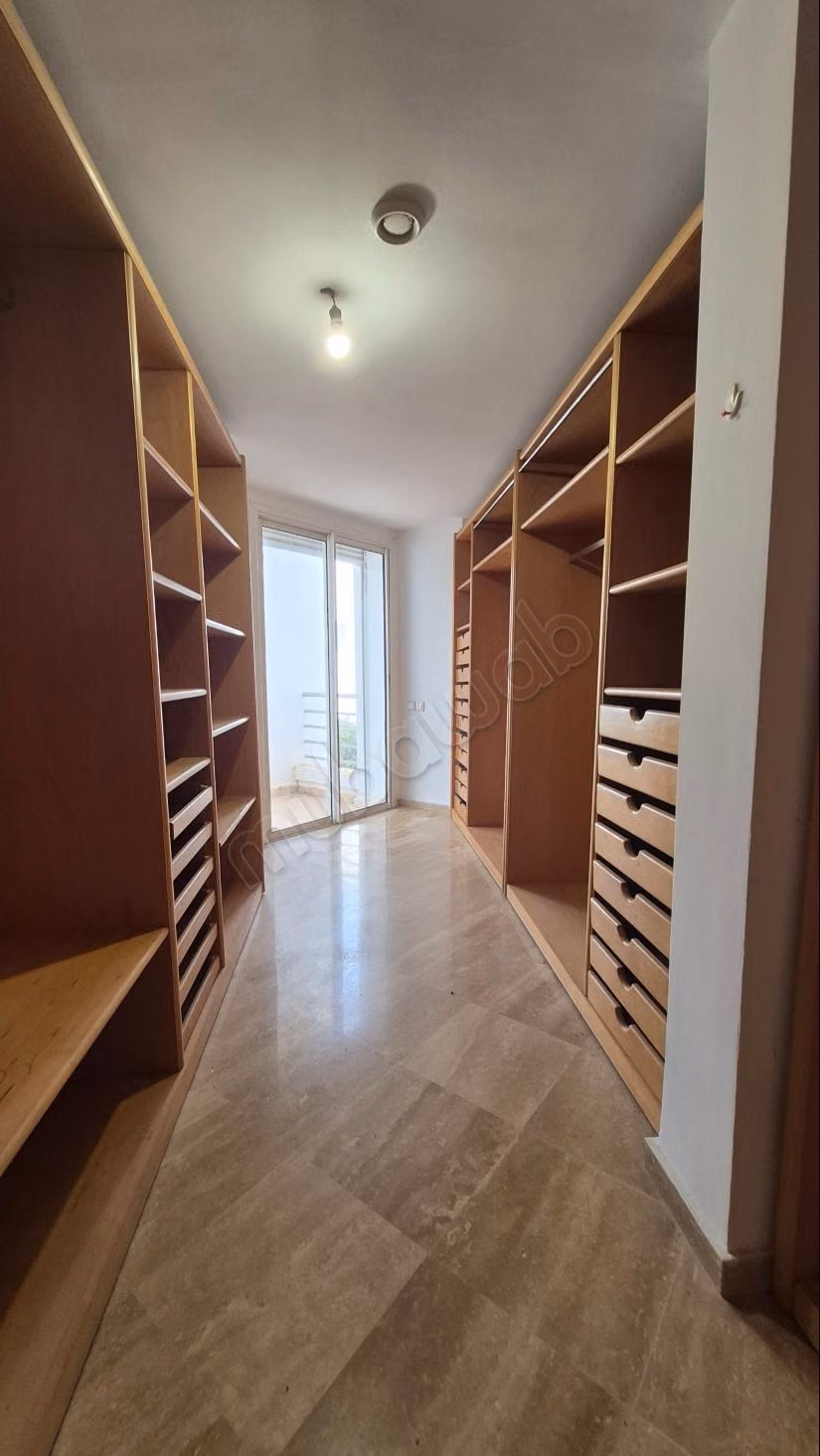 Te koop villa 500m2 Sluitresidentie Aindiab