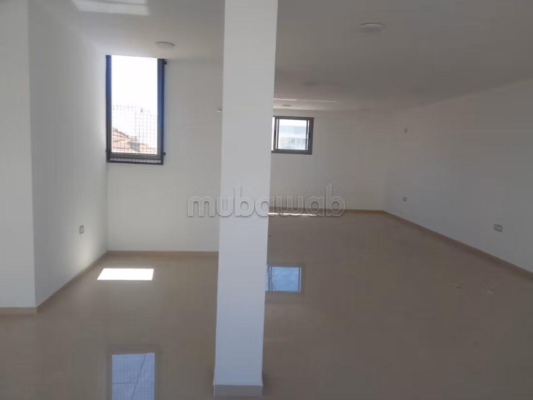 Spazio professionale di 90 m² in affitto a BEN AROUS