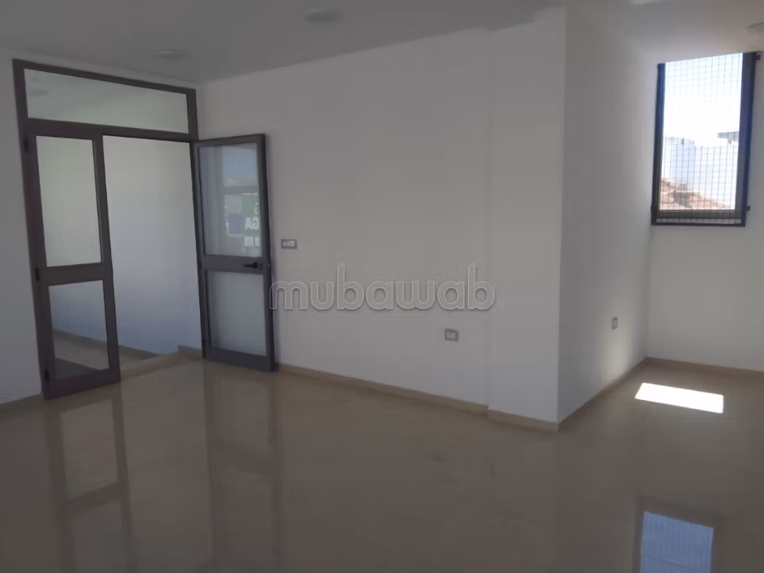 Spazio professionale di 90 m² in affitto a BEN AROUS