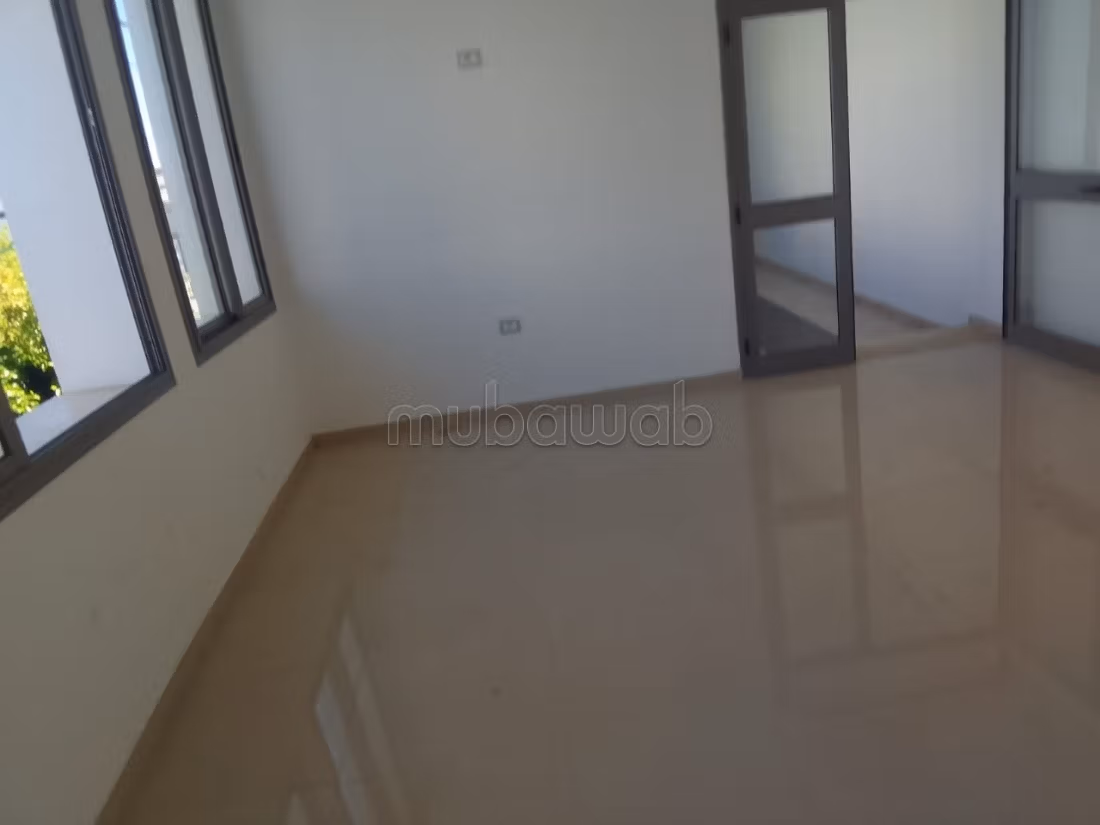 Spazio professionale di 90 m² in affitto a BEN AROUS