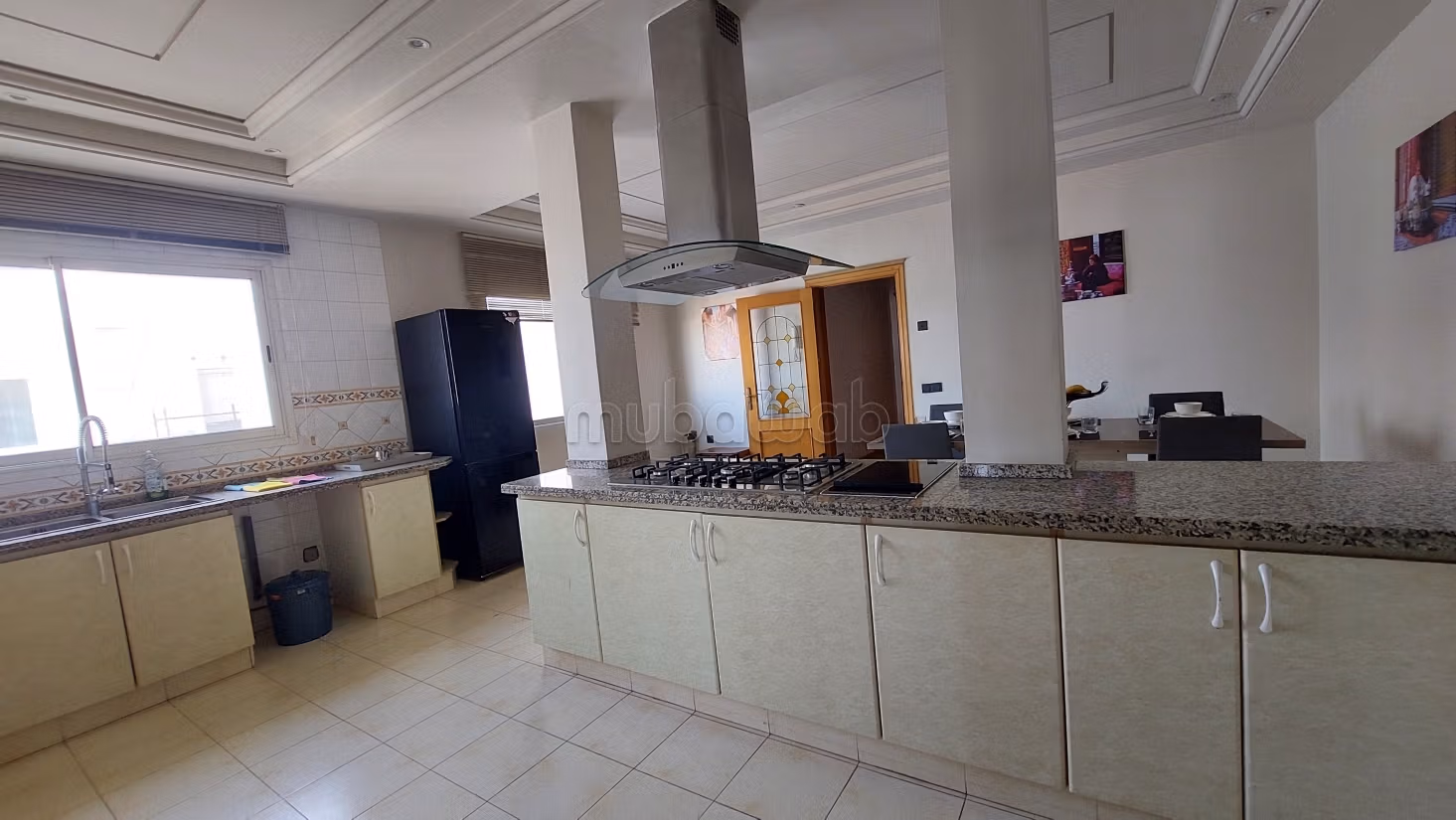 Appartamento di alta classe di 240m² all'ultimo piano senza affacci