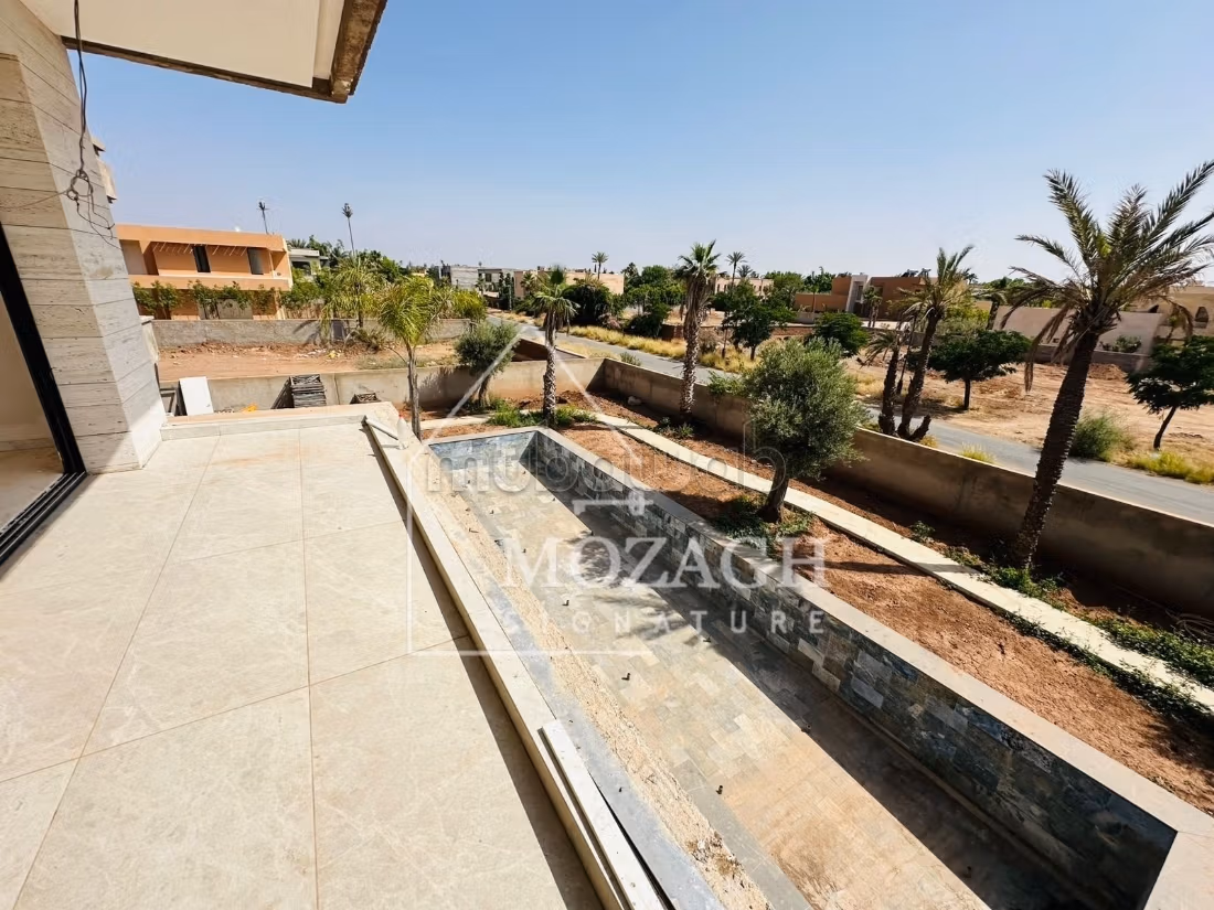 Villa ultralusso moderna con due piscine private