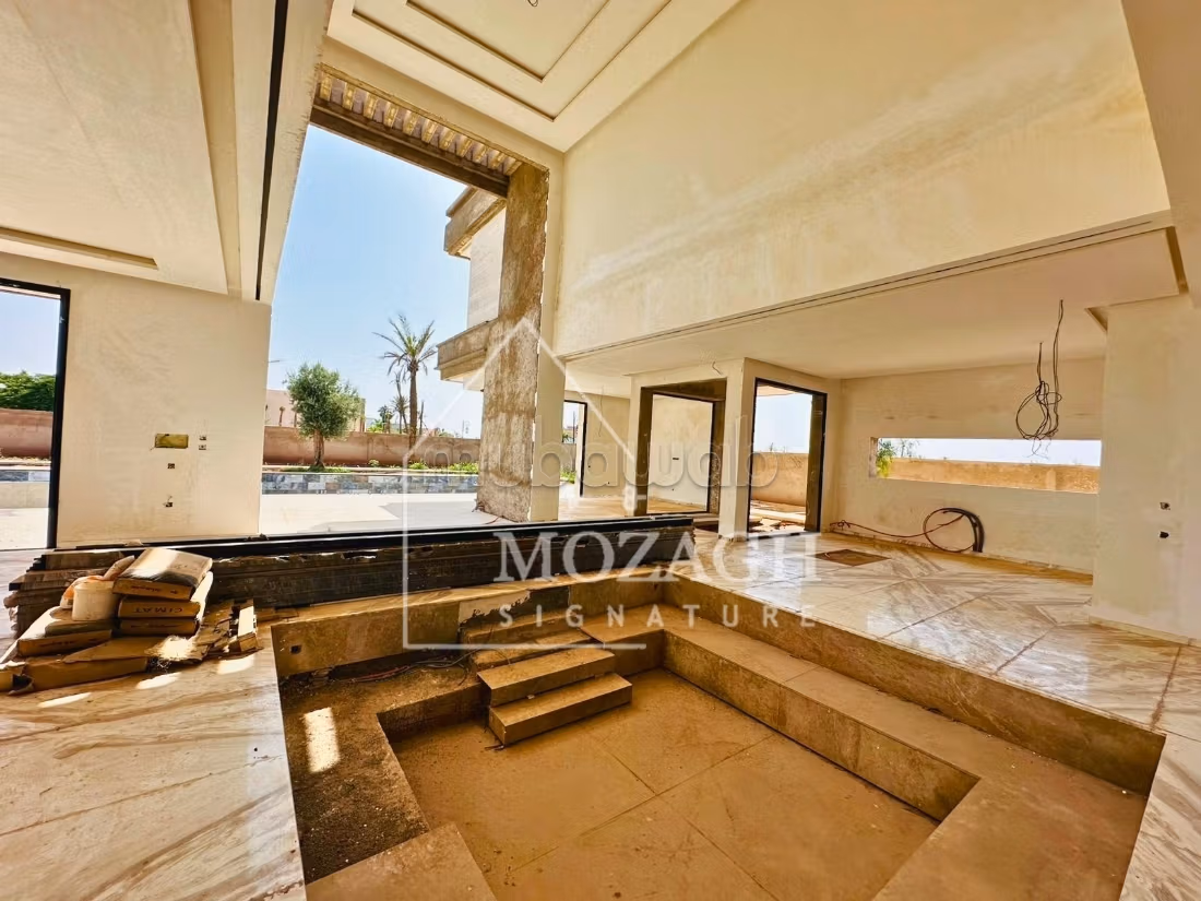 Villa ultralusso moderna con due piscine private