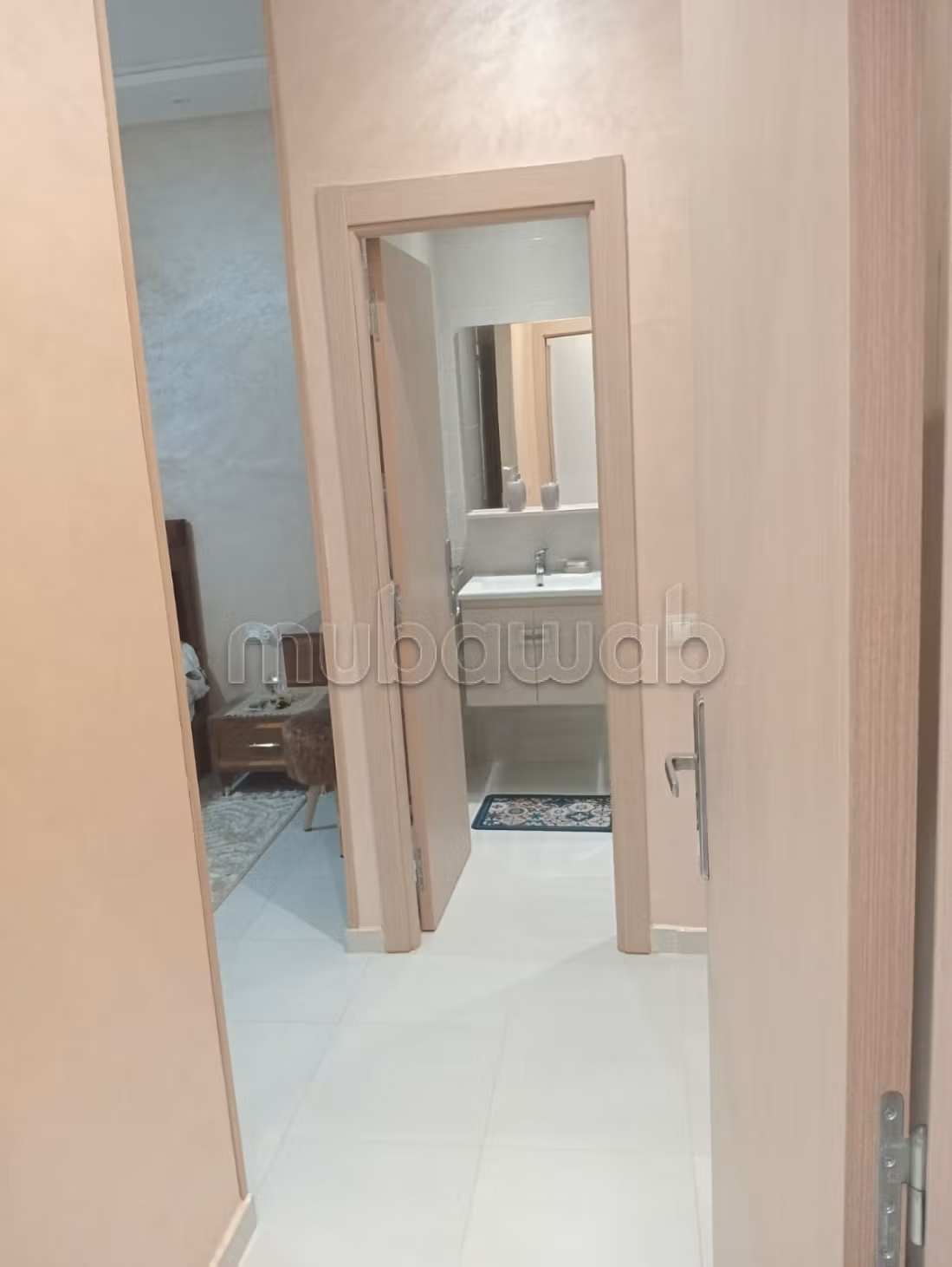 Superbo appartamento in affitto a Harhoura. 2 camere. Ben arredato