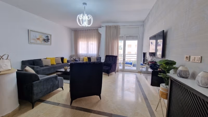 U s3 de 136m² à Ennasr 1